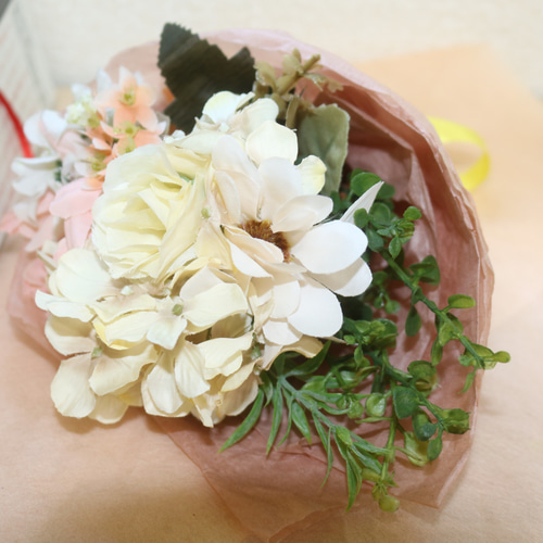 送料無料】アーティフィシャルフラワーブーケ/ミニブーケ/白/アジサイ