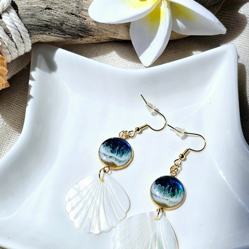 白波のフックピアス シェル付き サージカルステンレス ゴールド 南国