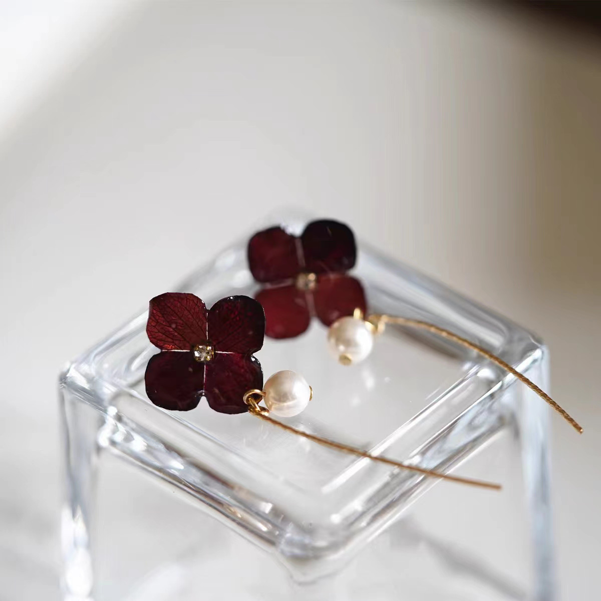 ハンドメイド 綺麗なムード いアジサ イヤリング ピアス スタッド シルバー925 真珠 樹脂 誕生日記念日 プレゼント