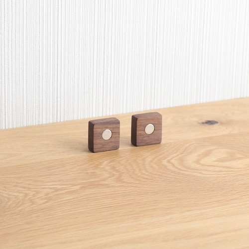 森のかけらマグネット ウォールナットのマグネット外れ 森のかけら 木製マグネットフック（ウォールナット×真鍮）2個