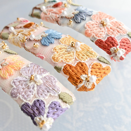 バラ刺繍パッチンピン♡ヘアゴム2点セット №135 バラ刺繍のヘアゴム＆パッチンピンセット ハンドメイド