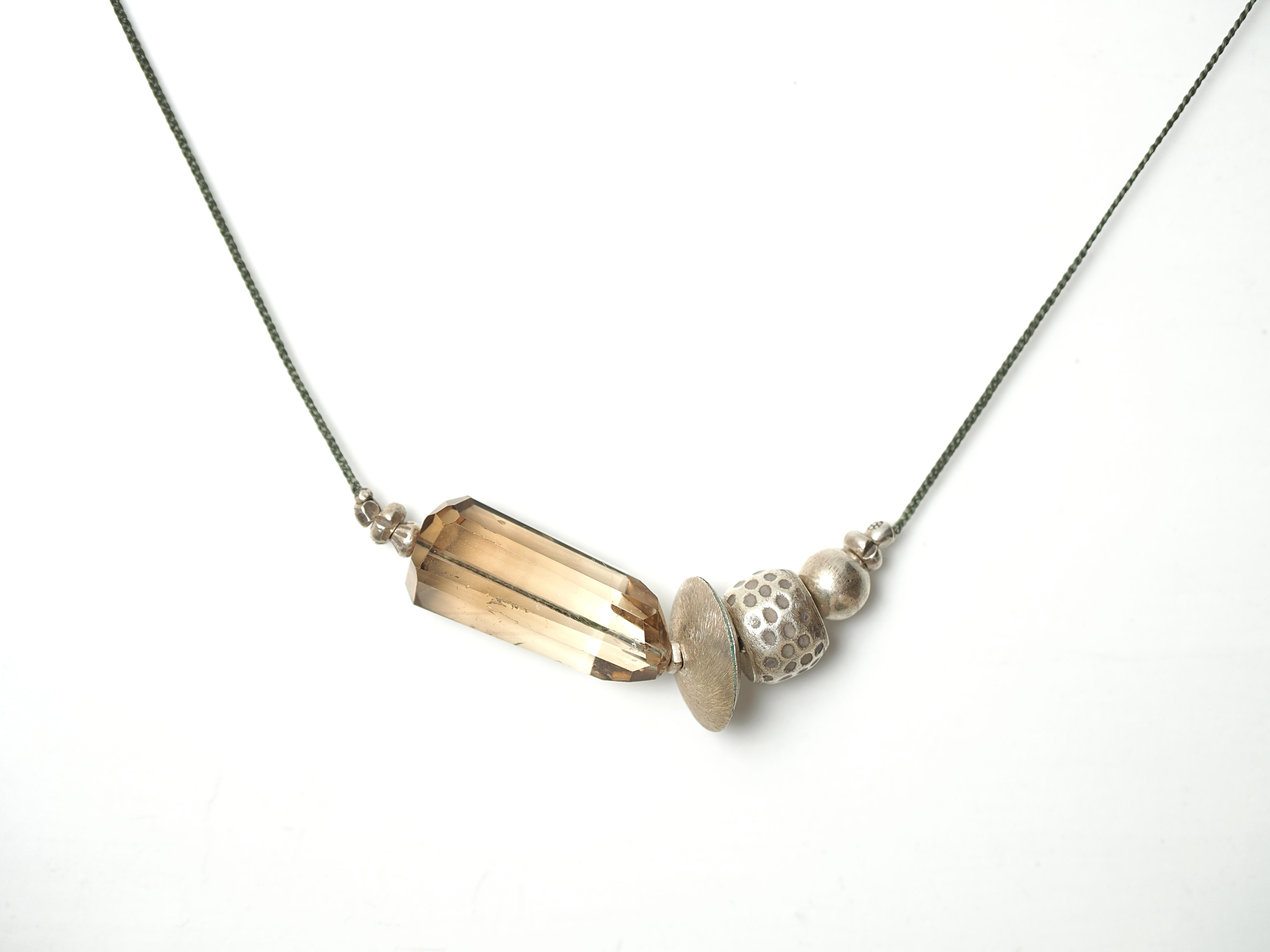 -Wisky quartz- short necklace