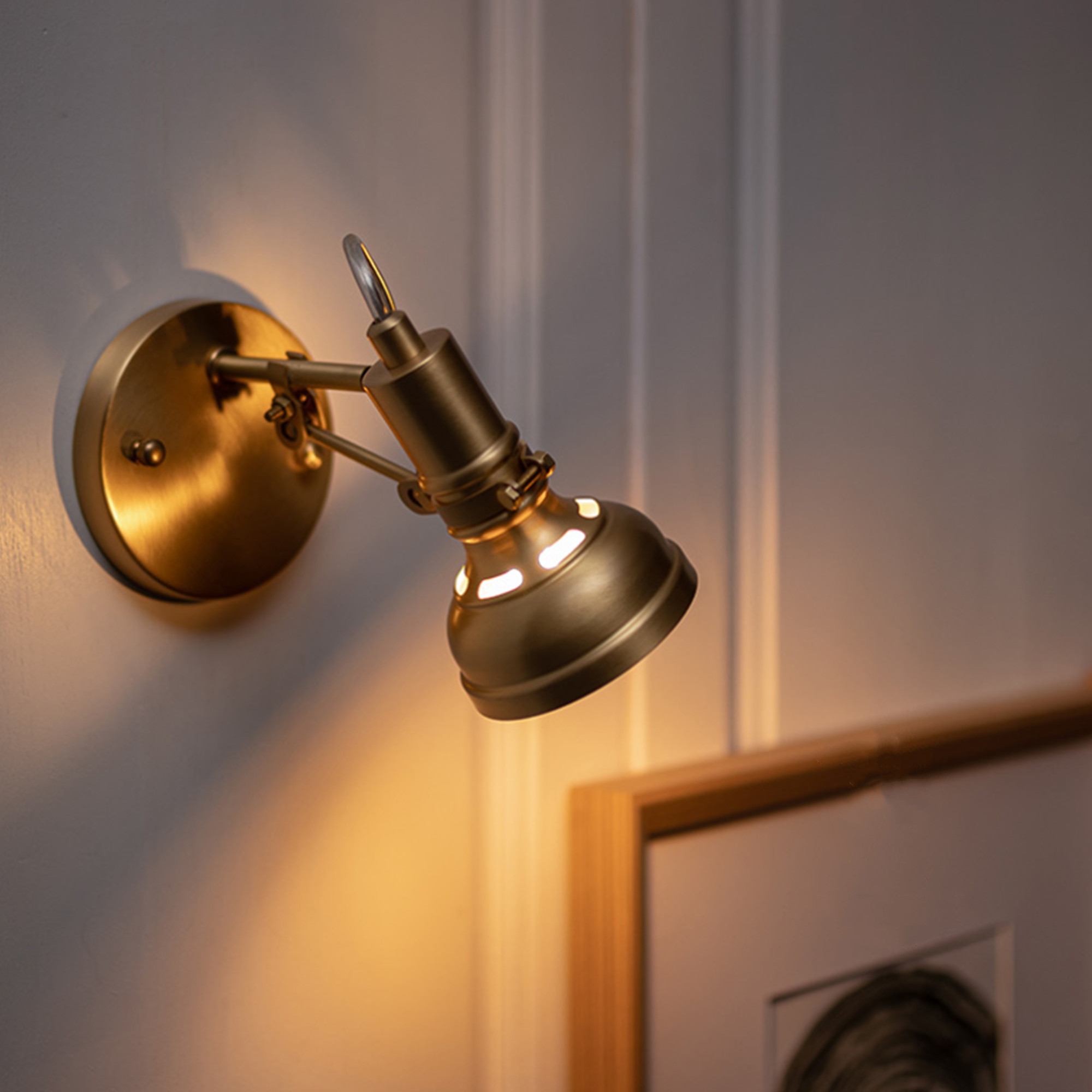 ウォールランプ寝室のベッドサイドランプ北欧ミニマリストリビングルームウォールランプクリエイティブモダンシンプルライト高級