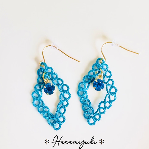 タティングレースとビジューのピアス ブルー ピアス（フック・チェーン