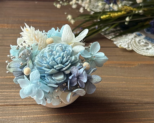 受注制作 紫陽花ブルー ベルカップアレンジ 夏の誕生花2025