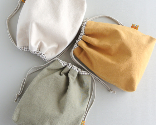 ちょっぴり縦長 マチのあるシンプルな巾着ポーチ アースカラー 巾着袋