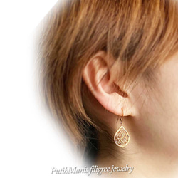 帶有美麗櫻花蕾絲設計和淚珠形銀線吊飾的耳墜 [Hyperallergic] [ch71-g-pa] 第11張的照片