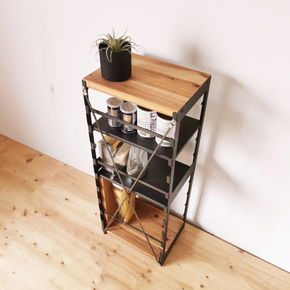 高さ調節の出来る 無垢材とアイアンのシェルフ アイアン棚板 / ライトブラウン / W32×D23×H83cm / 6枚目の画像