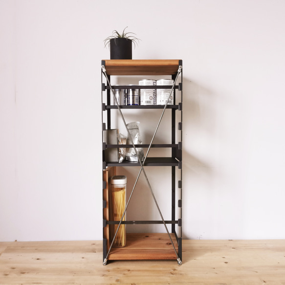 高さ調節の出来る 無垢材とアイアンのシェルフ アイアン棚板 / ライトブラウン / W32×D23×H83cm / 5枚目の画像