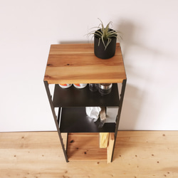 高さ調節の出来る 無垢材とアイアンのシェルフ アイアン棚板 / ライトブラウン / W32×D23×H83cm / 4枚目の画像