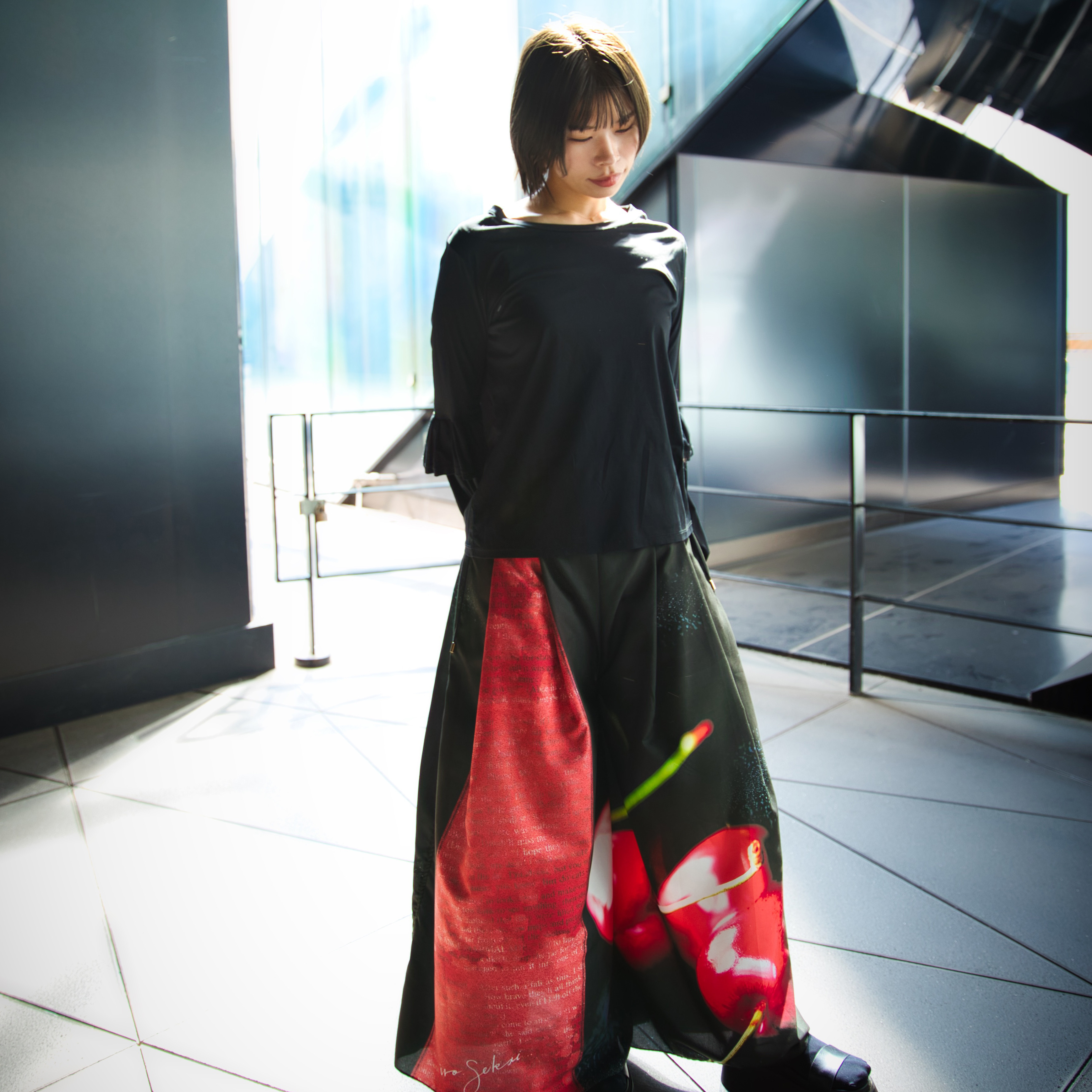 フリーサイズ　2wayワイドフレアパンツ-黒とチェリー