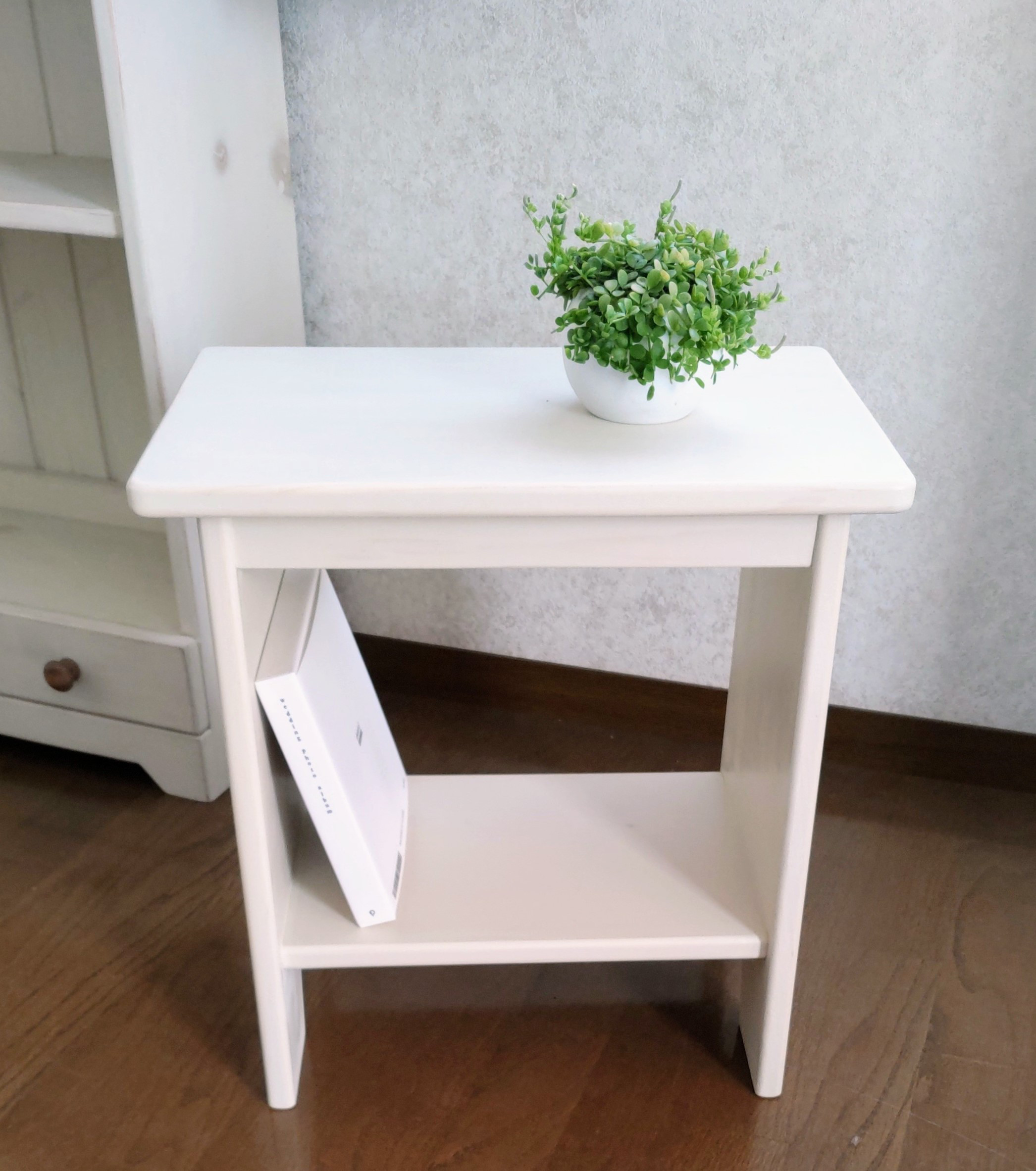 サイドテーブル　　ホワイト