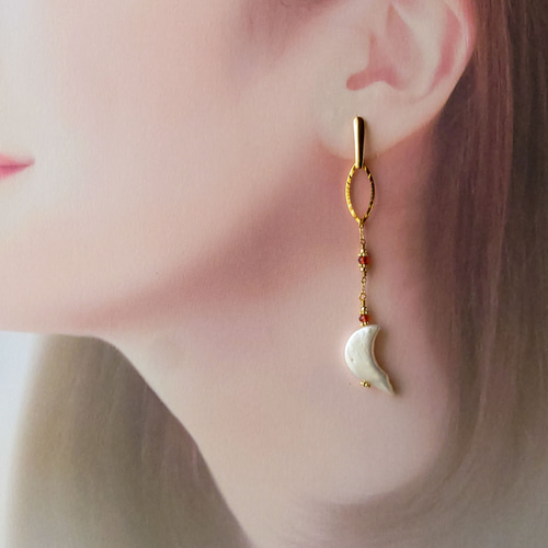 PG24P0012-01 魅惑のクレセントムーン・淡水パールのロングピアス  