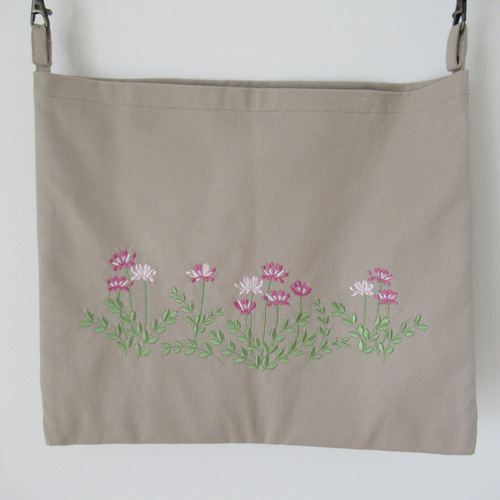 刺繍入りショルダーバッグ 蓮華草の頃2 ショルダーバッグ nagi-p 通販