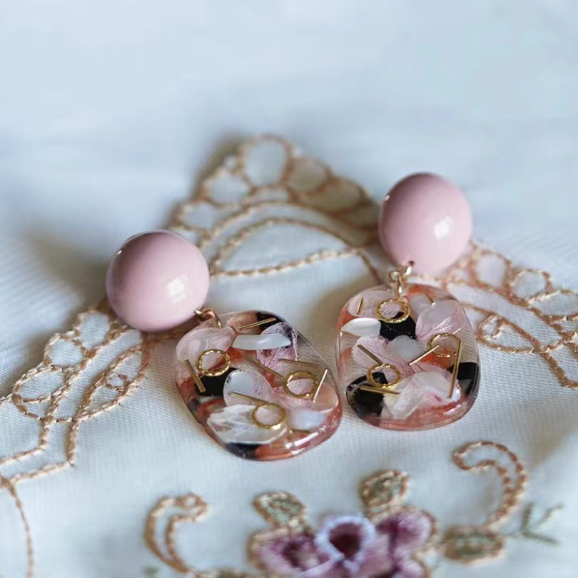 ハンドメイド 花 いアジサ イヤリング ピアス スタッド シルバー925 真珠 樹脂 誕生日記念日 プレゼント 4,686円