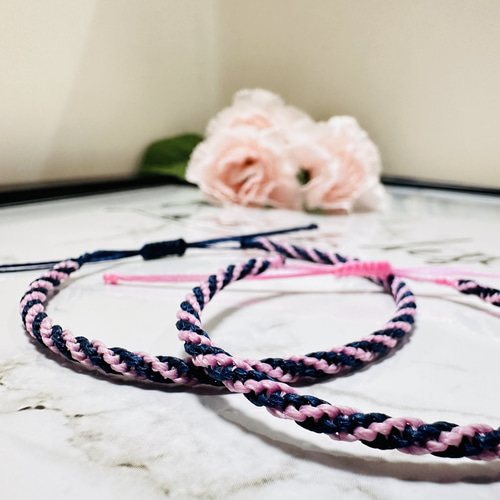 送料無料】手編みミサンガ ペアブレスレット 二重ねじり結び ピンク