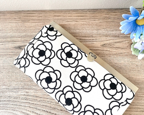 かなみ♥️文鎮口金長財布 ハンドメイド♥️ かなみ様専用♥️文鎮口金長財布 ハンドメイド♥️ - メルカリ
