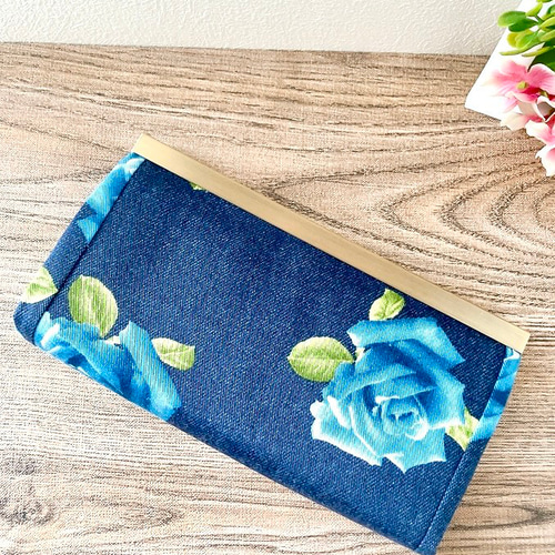 がま口長財布 青い薔薇柄デニム ハンドメイド がま口 文鎮 口金 財布
