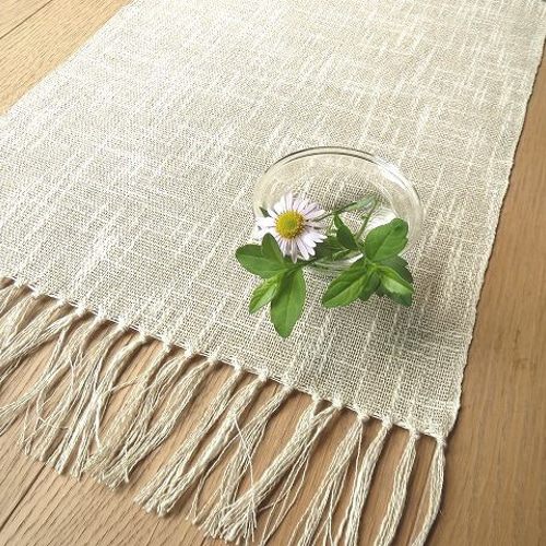 手刺繍入り綿麻製テーブルランナー（+ランチョンマット付き）　※在庫1点のみ 手刺繍入り綿麻製テーブルランナー（+ランチョンマット付き