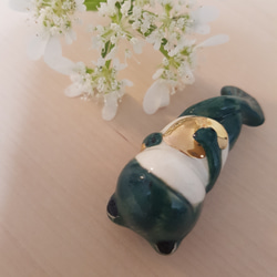 陶器製 デコレーション 置き物   カエルが鳴き始めたよ ギター弾きのカエル 5枚目の画像