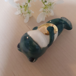 陶器製 デコレーション 置き物   カエルが鳴き始めたよ ギター弾きのカエル 4枚目の画像