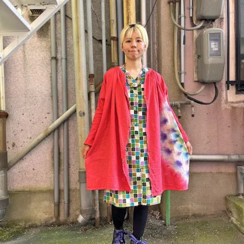 タイダイ 前開き ワンピース 優しいレッド 幻想的で華やかな大曼荼羅 タイダイ染め 前開きワンピース 優しいレッド 幻想的で華やかな