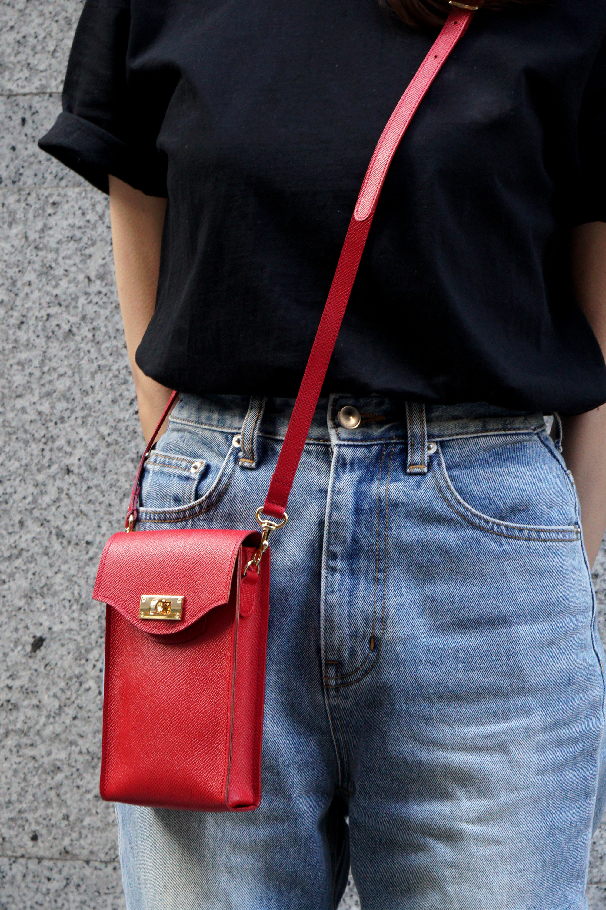 【50%OFF】レトロなスマホポシェット（本革製）｜T式パーティーレザー・レッド【セール】