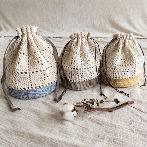 手編み ポーチ・巾着(dollページ) crochet】Pouch crocheted with DAISO yarn🌼｜Beginner-friendly