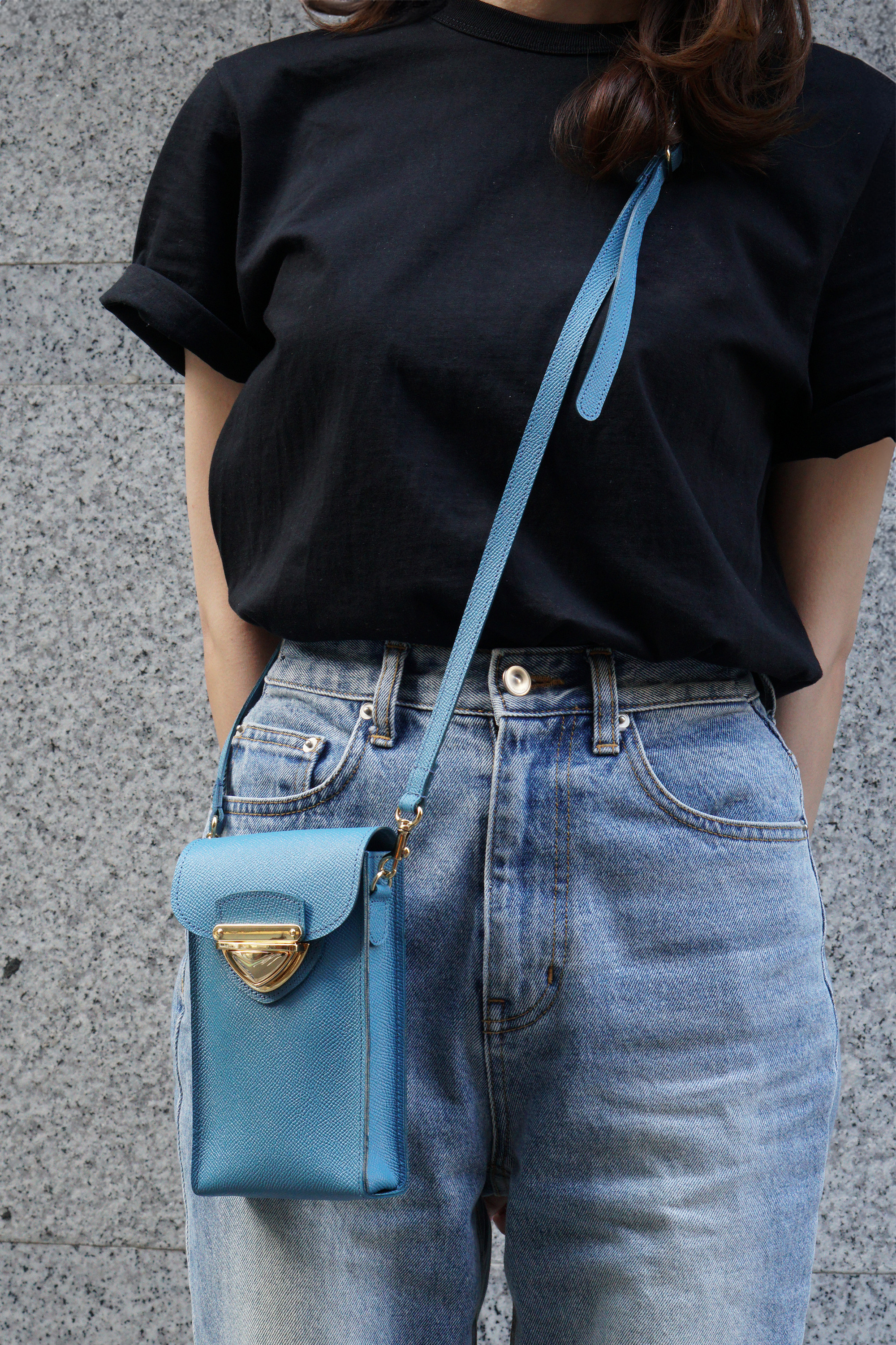 【50%OFF】レトロなスマホポシェット（本革製）｜P式パーティーレザー・ターコイズ【セール】