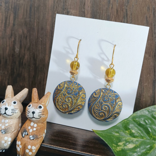 エキゾチックボタニカルピアス✿.*・ネイビーブルー ハンドメイド No 
