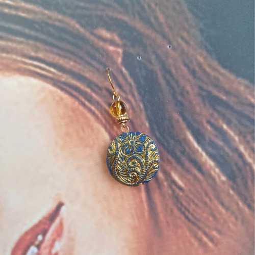 エキゾチックボタニカルピアス✿.*・ネイビーブルー ハンドメイド No 