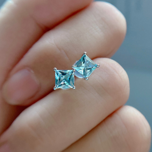 アクアマリンピアスk18 ピアス(スタッド・一粒) パール大好き アクアマリンピアスk18 ピアス(スタッド・一粒) パール大好き