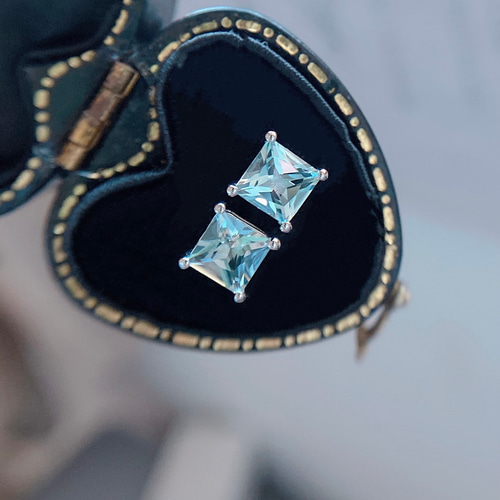 アクアマリンピアスk18 ピアス(スタッド・一粒) パール大好き アクアマリンピアスk18 ピアス(スタッド・一粒) パール大好き