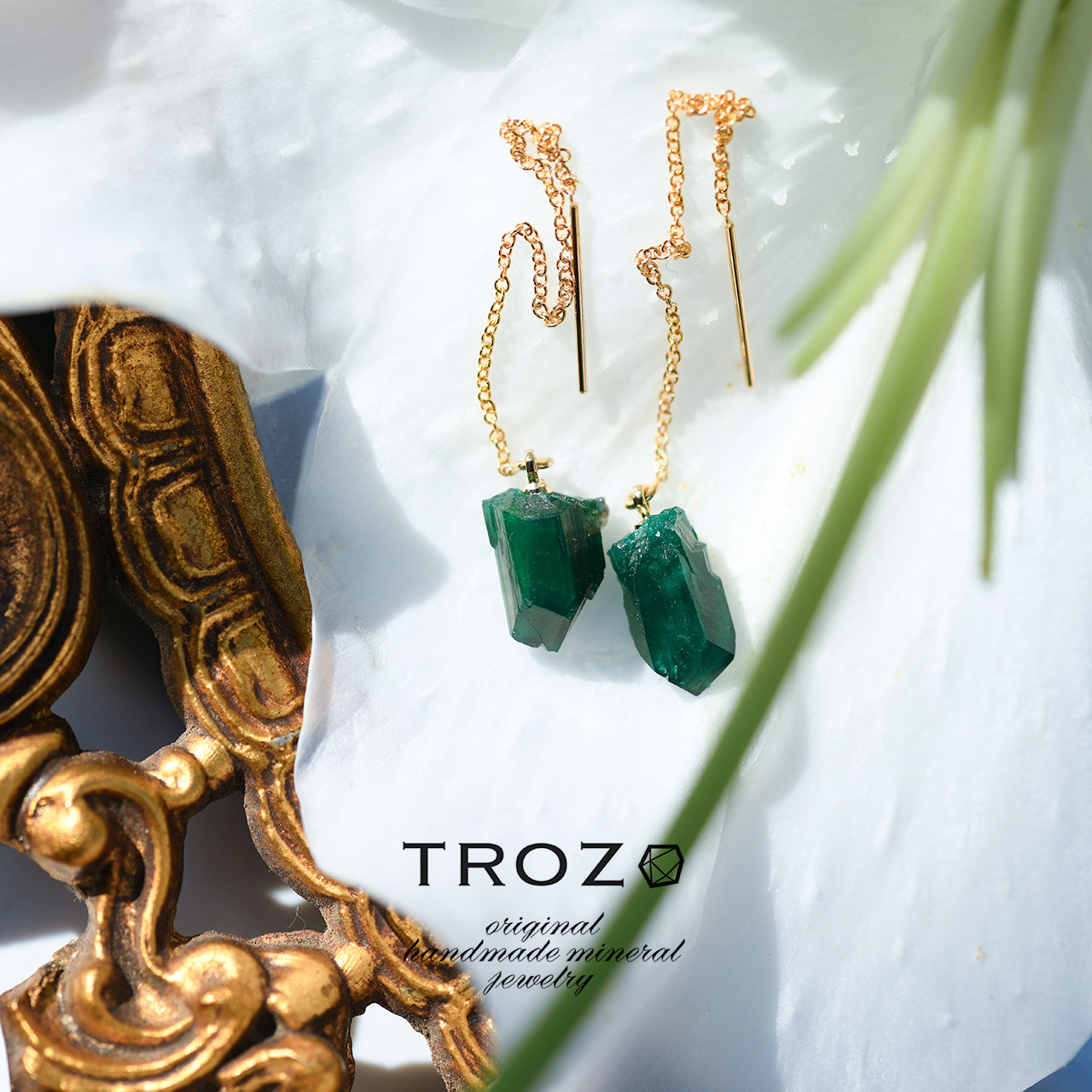 【034 Fairy Tale Collection】 ダイオプテーズ 鉱物原石 チェーンピアス 天然石 アクセサリー