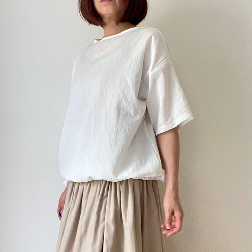 □新作☆半袖綿麻シンプルブラウス 裾絞りタイプ オフ白 