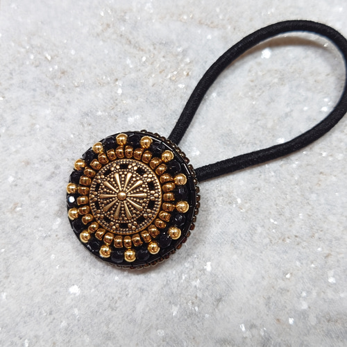 売約済】オルテガ(ブラック) くるみボタン ヘアゴム（くるみボタン  