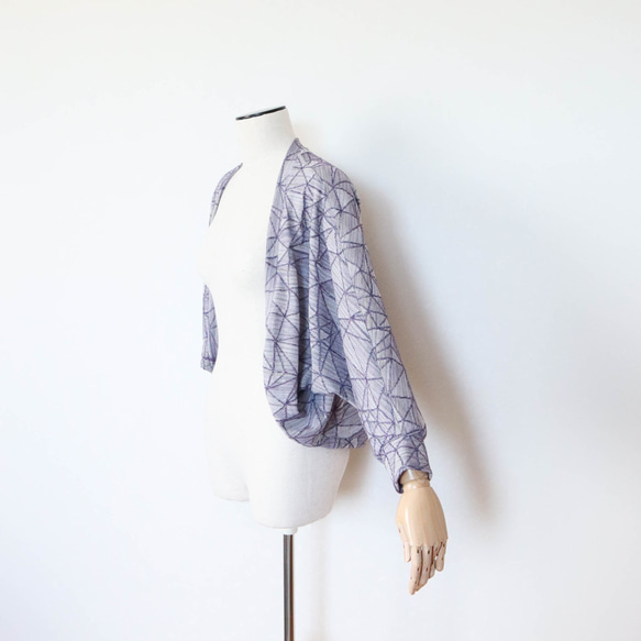 幾何学模様、ジャガード天竺ニットのボレロカーディガン 1枚目の画像