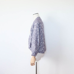 幾何学模様、ジャガード天竺ニットのボレロカーディガン 2枚目の画像