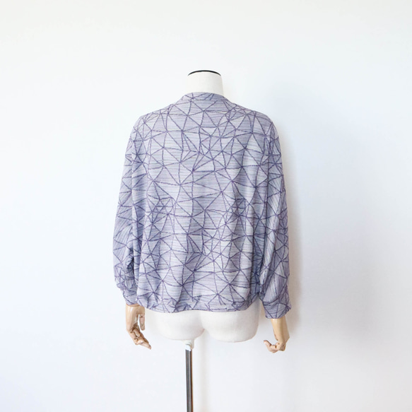 幾何学模様、ジャガード天竺ニットのボレロカーディガン 3枚目の画像