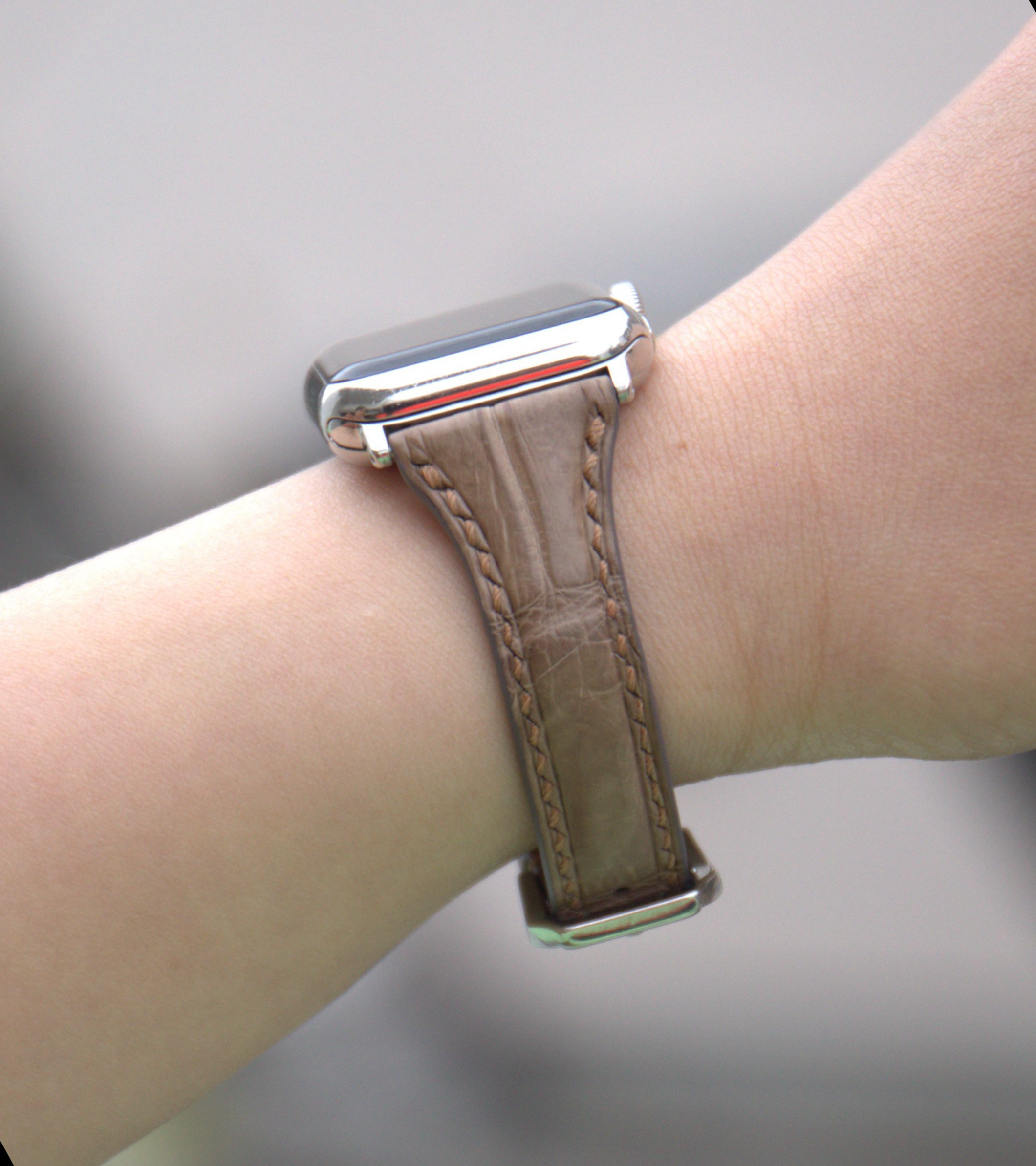 【新作】高級革使用Apple Watch クロコダイル革 ワニ革 バンド 時計ベルト D108 細め 総手縫い製作