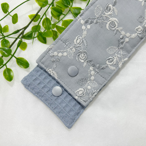 アイスノンひんやり氷結ベルトカバー バラ柄の刺繍とキラキラ感