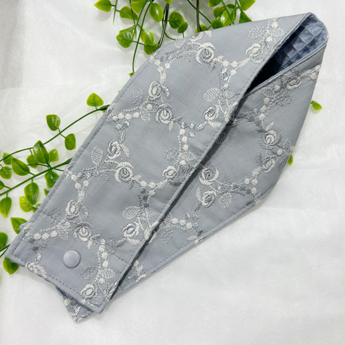 アイスノンひんやり氷結ベルトカバー バラ柄の刺繍とキラキラ感