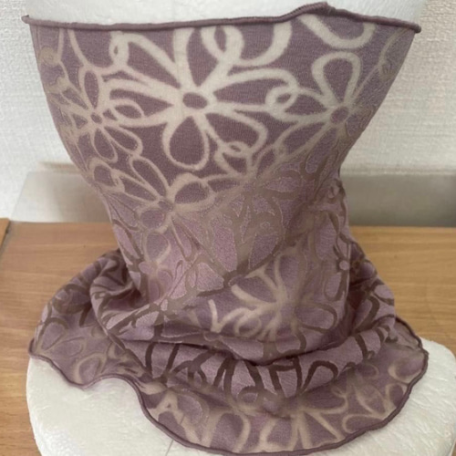 ネックウォーマ　レース　手作り　紫レース パープルレース&花柄ガーベラ手作りネックウォーマー新品 日焼け