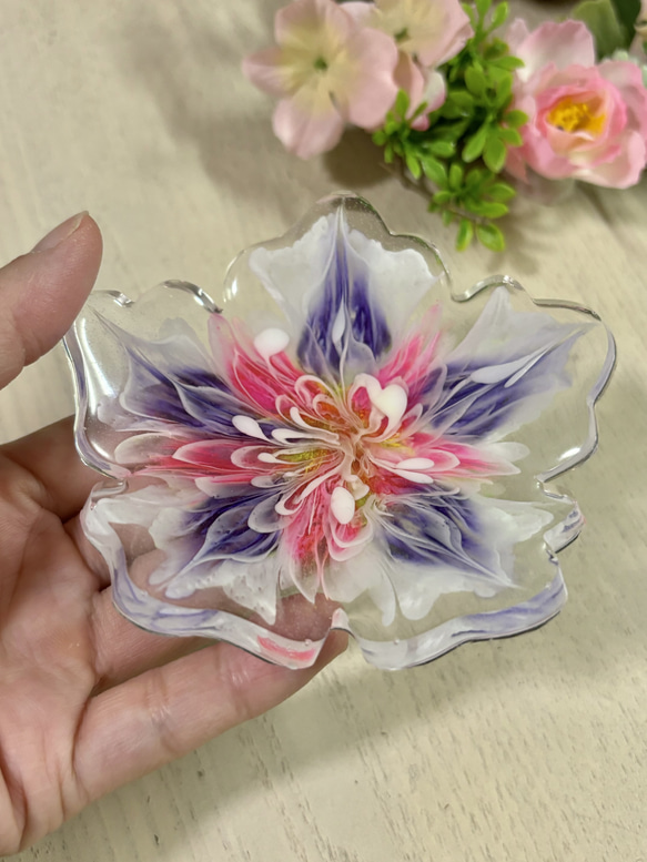 エポキシレジン 花の器*・ .｡.:*・゜ﾟ・* アクセサリートレイ 小物入れ  