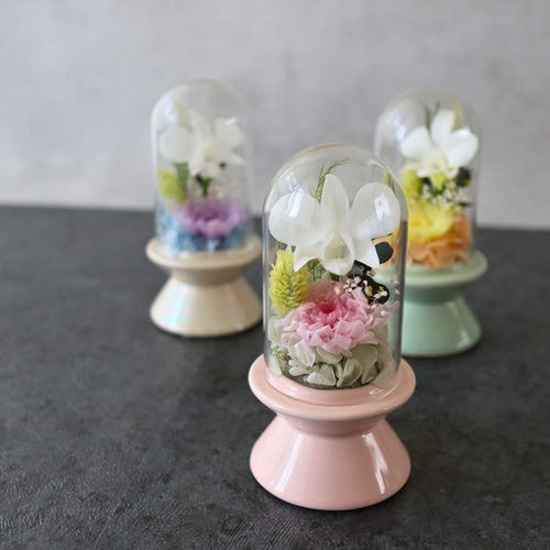 コンパクトなお仏壇にぴったりなプチサイズ感 ガラスドーム仏花(全3色