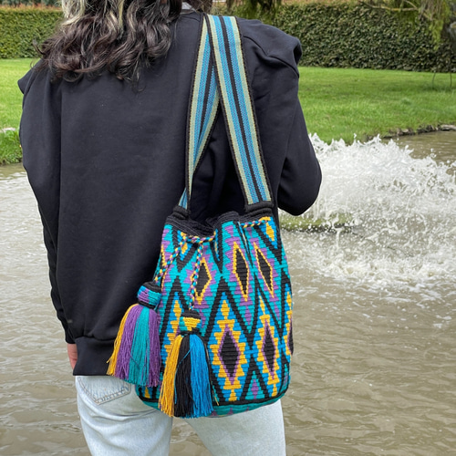 コロンビアのワユーバッグ Lサイズ multi azul ショルダーバッグ コロンビアのワユーバッグ Lサイズ multi azul ショルダーバッグ