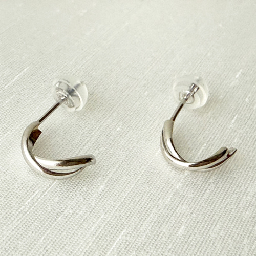 新品 PT900 プラチナ 天然ダイヤモンド ピアス 刻印あり上質 日本製 ペア 地金＊プラチナ 【ハーフクロスピアス＊ペア】 Pt900刻印入 日本