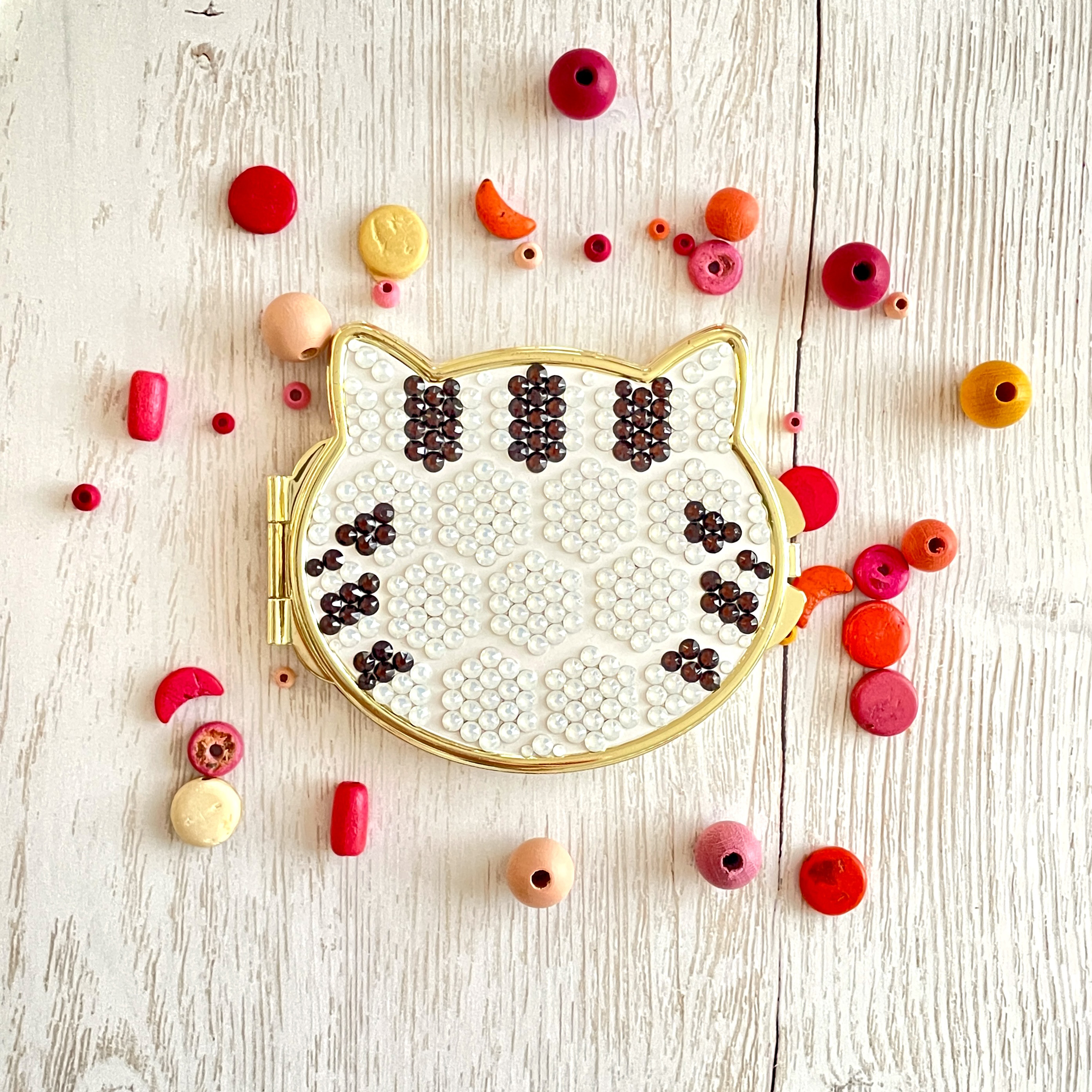 ◇ハニカムタイル◇Catミラー ゴールド「こげ茶トラ」●コンパクトミラー●【2面鏡】ねこ＊クリスタルガラス