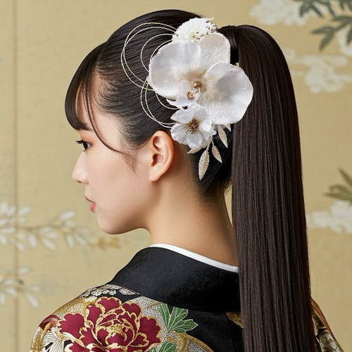 胡蝶蘭と桜の髪飾り　白無垢　打掛　成人式　和婚　髪飾り 胡蝶蘭と鈴蘭の髪飾り 白無垢 打掛 成人式 和婚 髪飾り - メルカリ