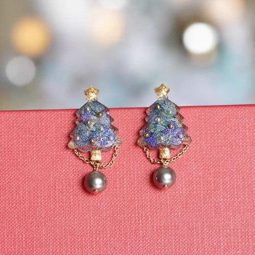 ハンドメイド クリスマスツリーイヤリング ハンドメイド クリスマスツリーイヤリング